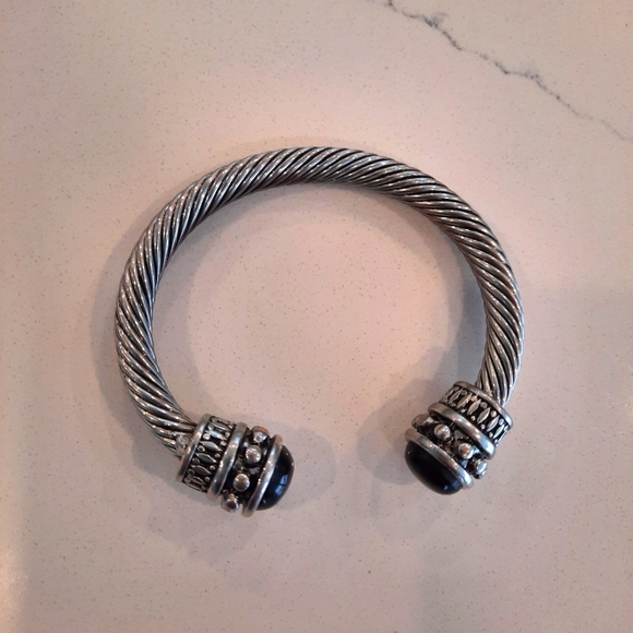 Bracelet - Picture 1 of 5